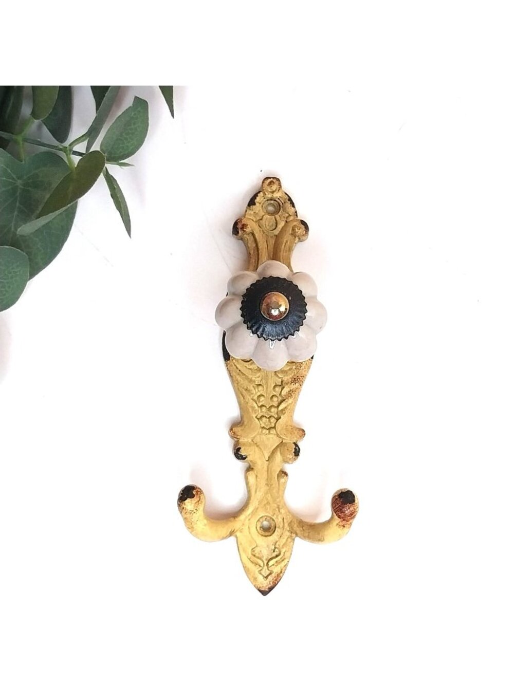 Victorian Style Yellow Cast Iron Wall Hook Key Rack Ceramic Flower Knob Rustic